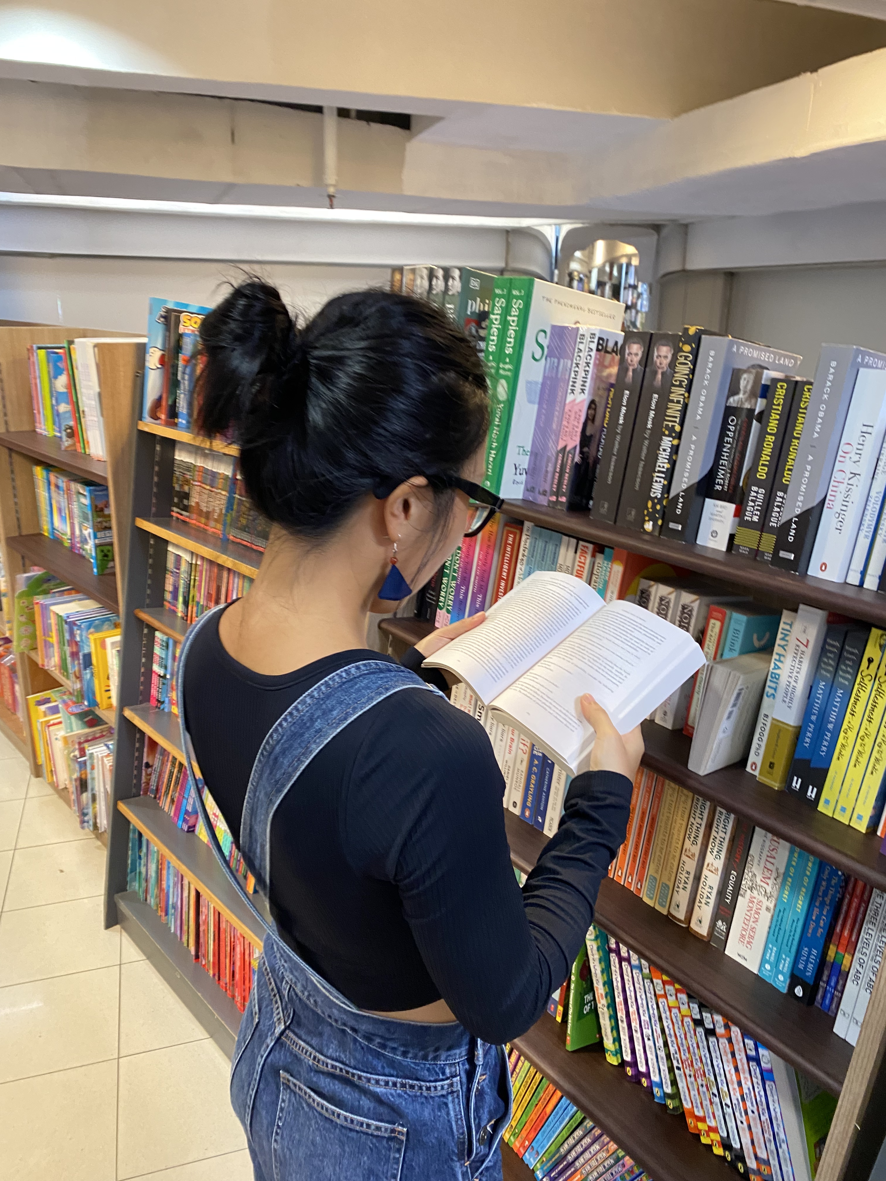Falls reading at a bookstore