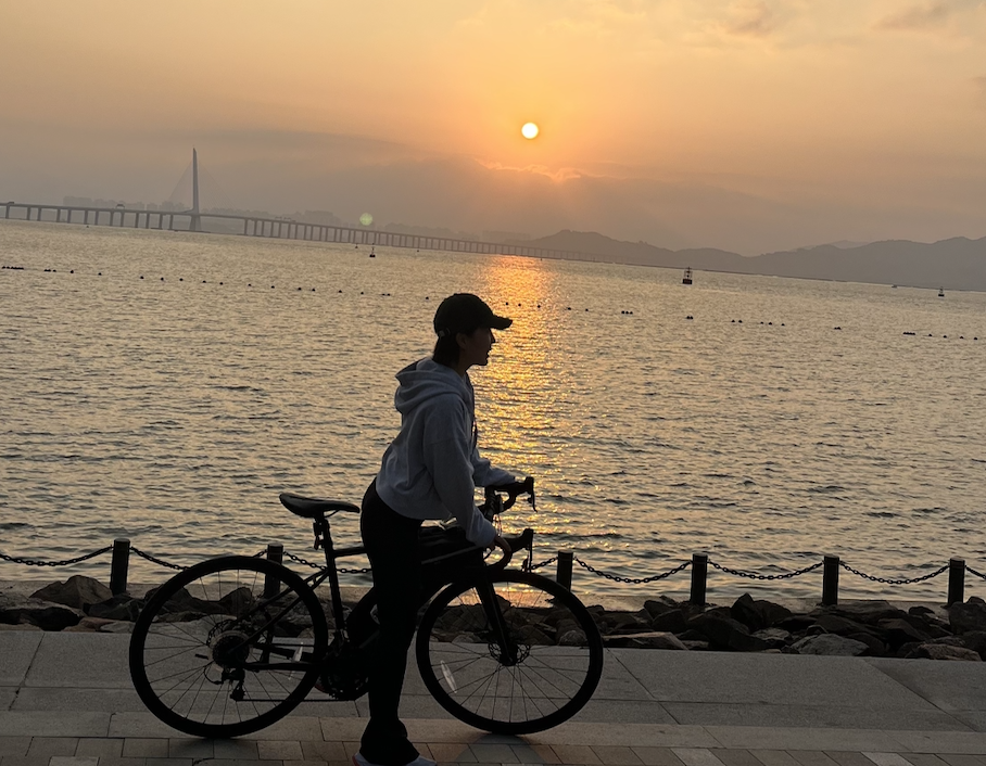 Falls on a bike for sunrise