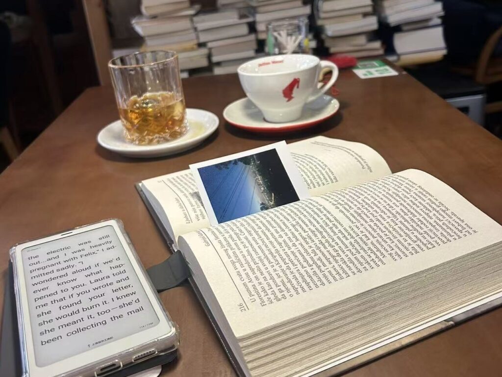 Drinks and books on the table